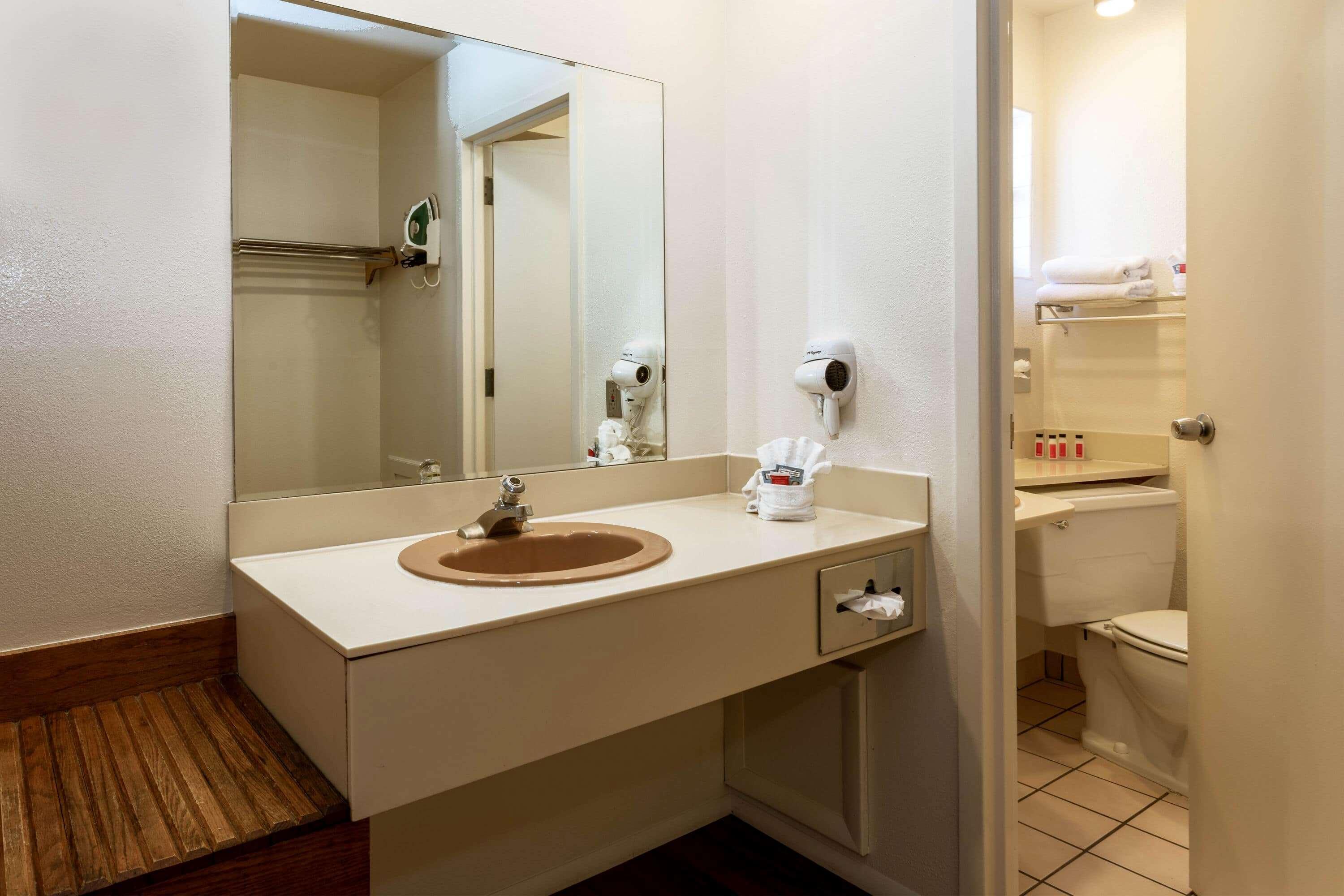 Days Inn by Wyndham Durango Bagian luar foto