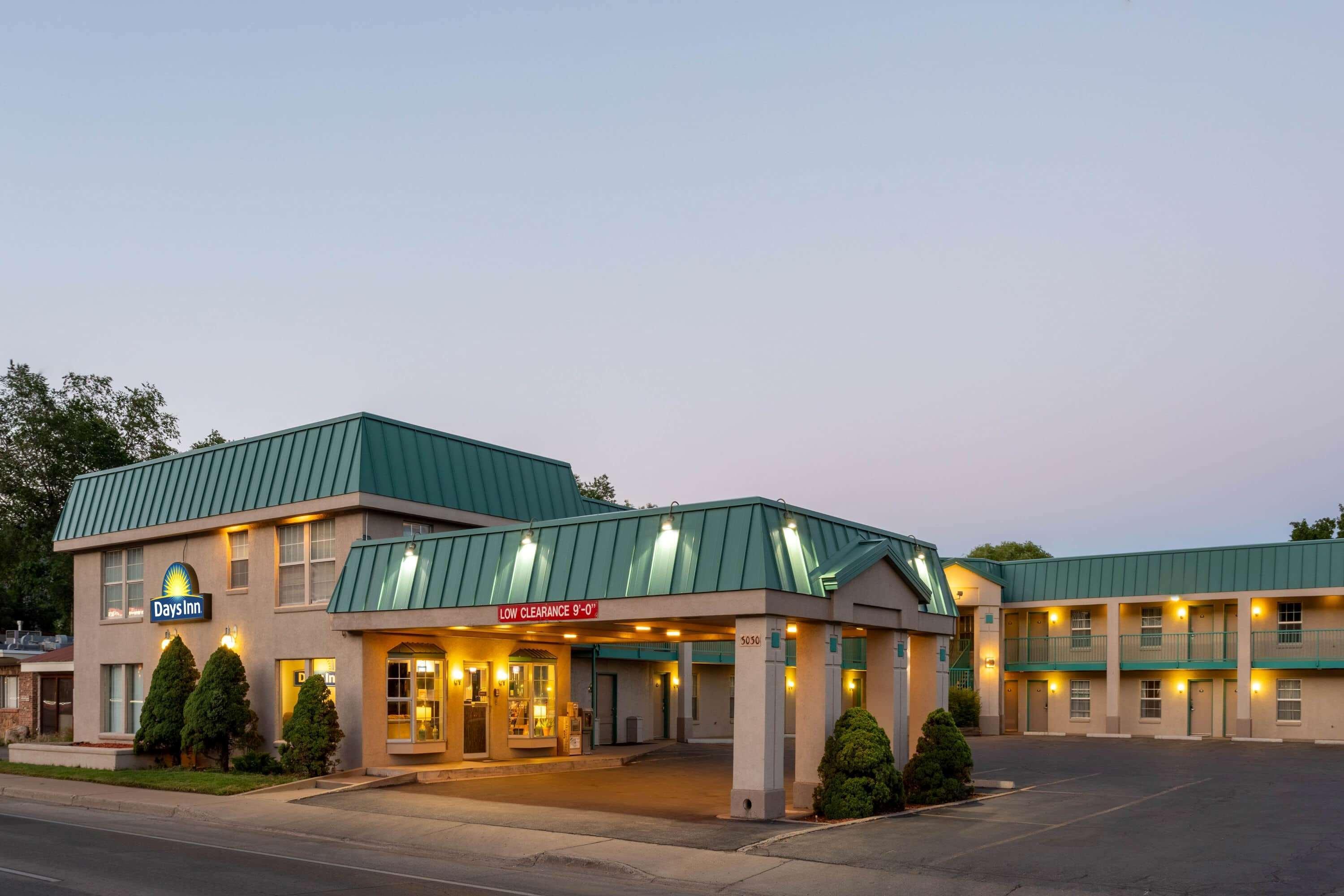 Days Inn by Wyndham Durango Bagian luar foto