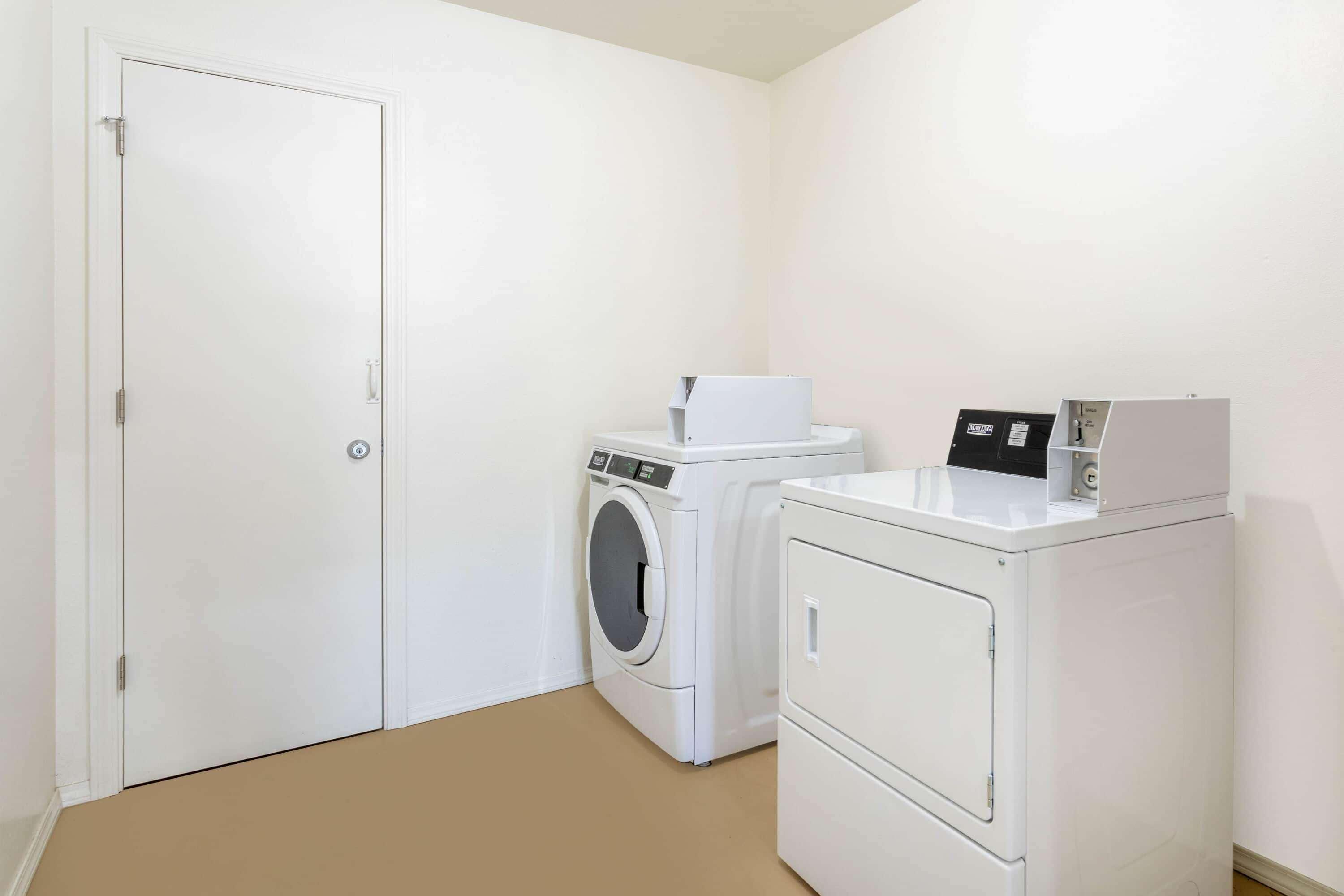 Days Inn by Wyndham Durango Bagian luar foto