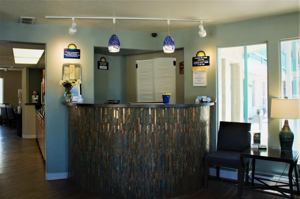 Days Inn by Wyndham Durango Bagian luar foto