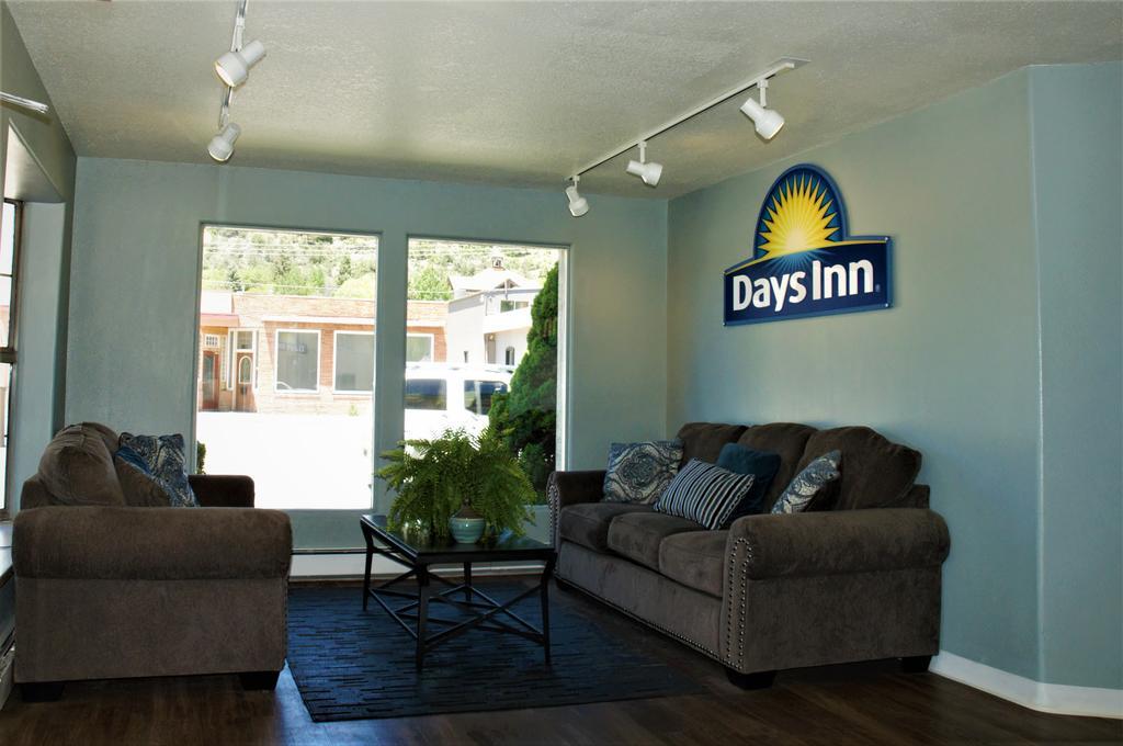 Days Inn by Wyndham Durango Bagian luar foto